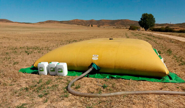 Balsa de almacenamiento en campo